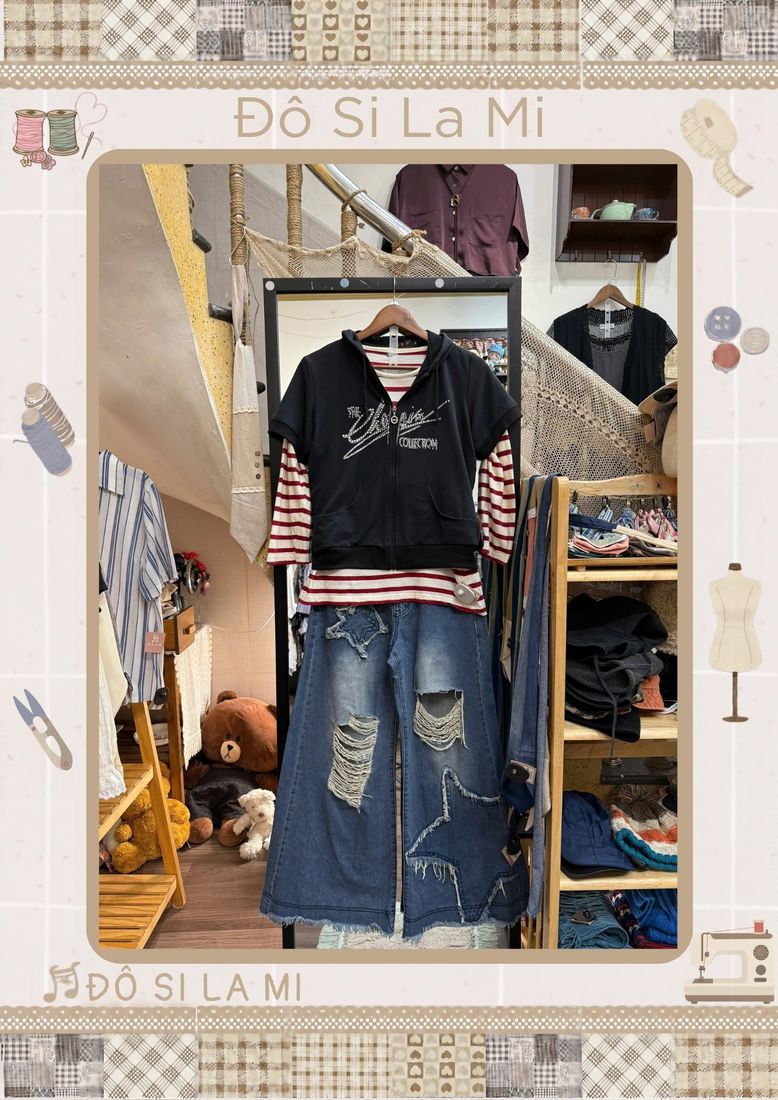 Áo khoác sọc đỏ trắng in chữ phối quần jean rách xanh